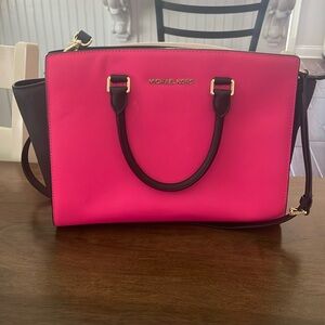 Micheal Kors purse with dust bag key holder inside bag